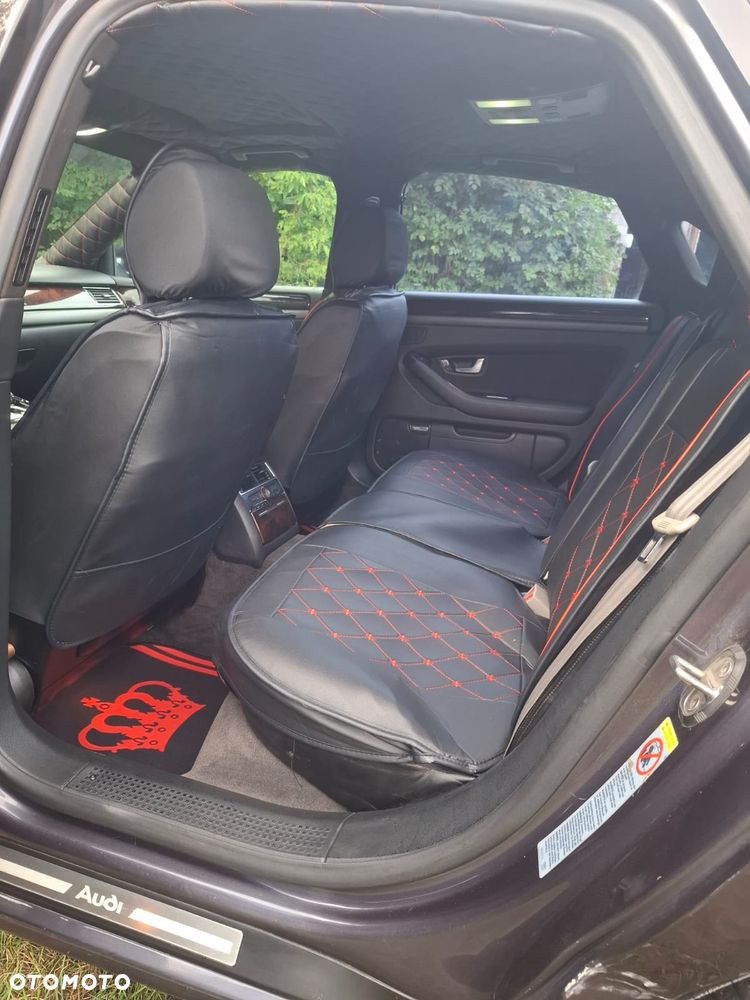 Audi A8 4.2 L Quattro - 23