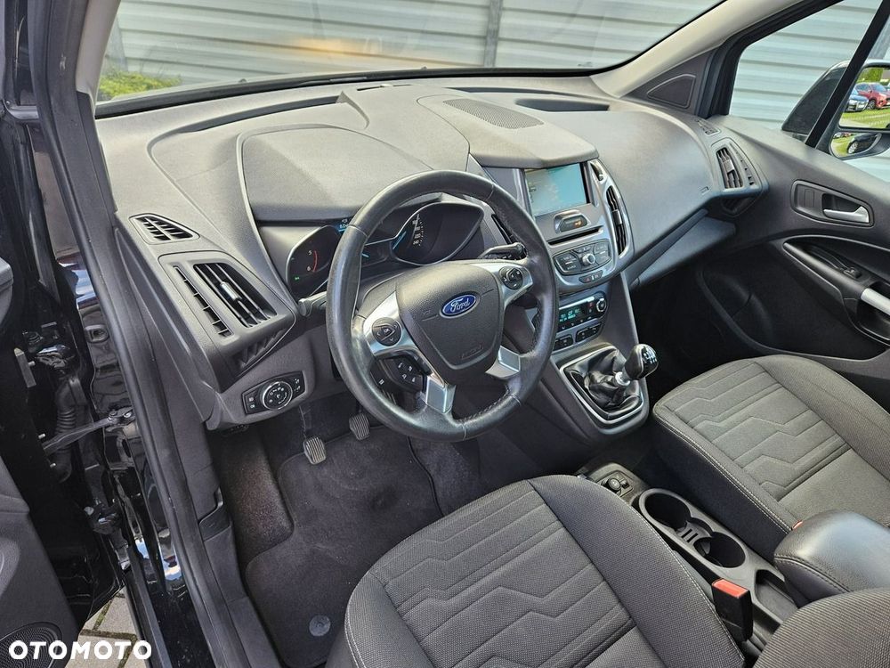 Ford Tourneo Connect Grand - 23