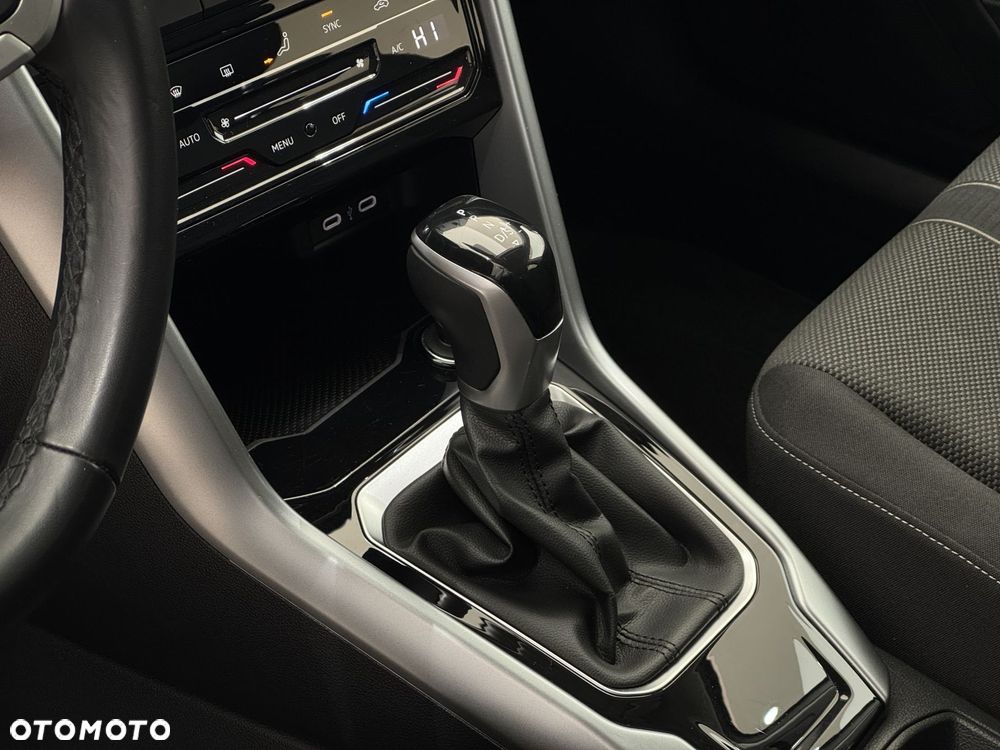 Volkswagen T-Roc - 9