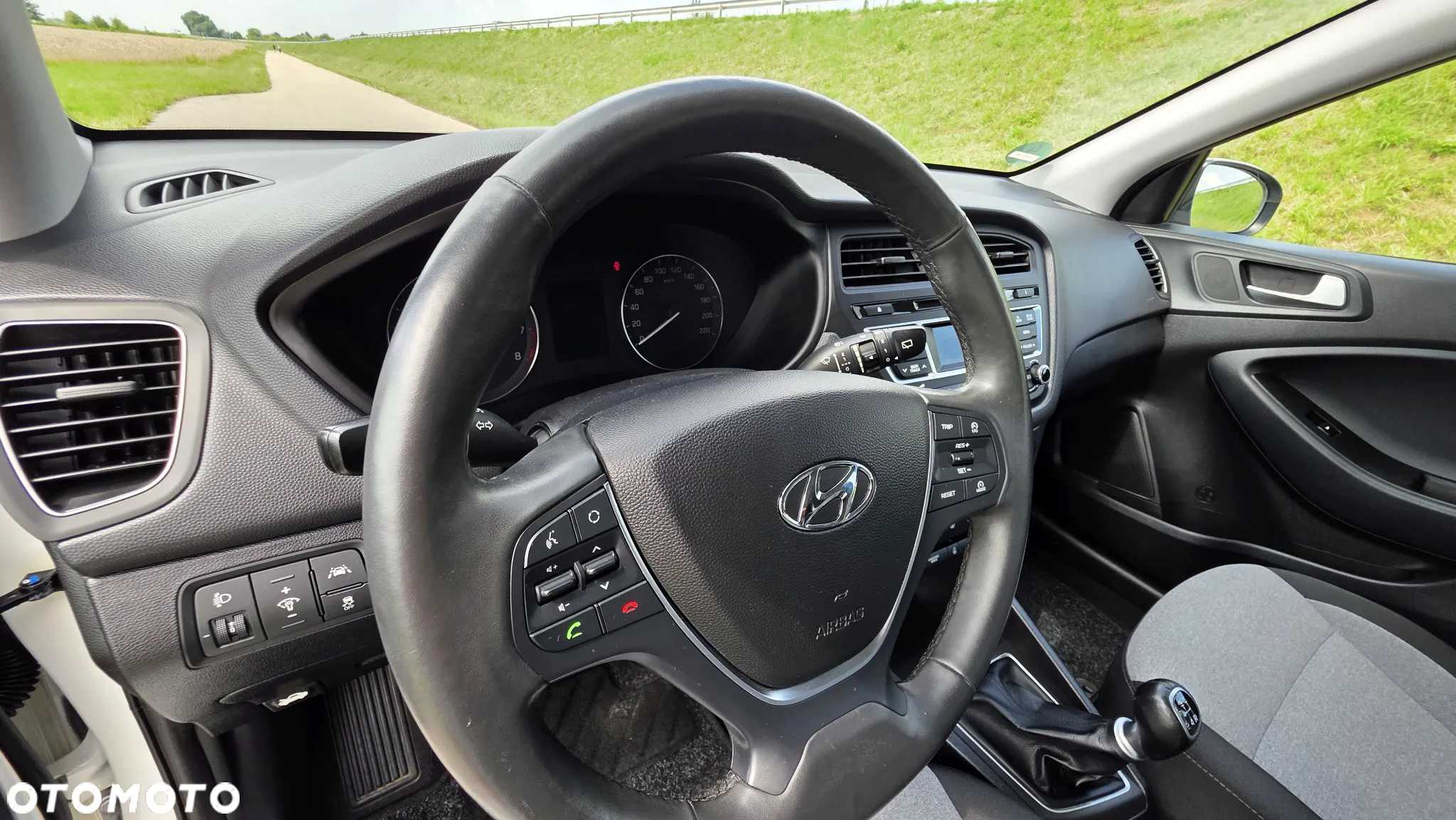 Hyundai i20 1.2 Trend - 25
