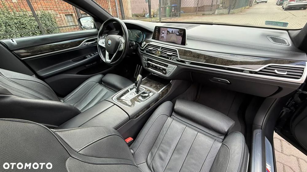 BMW Seria 7 740i - 13