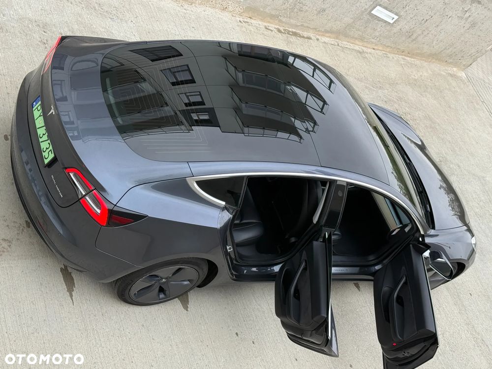 Tesla Model 3 - 24