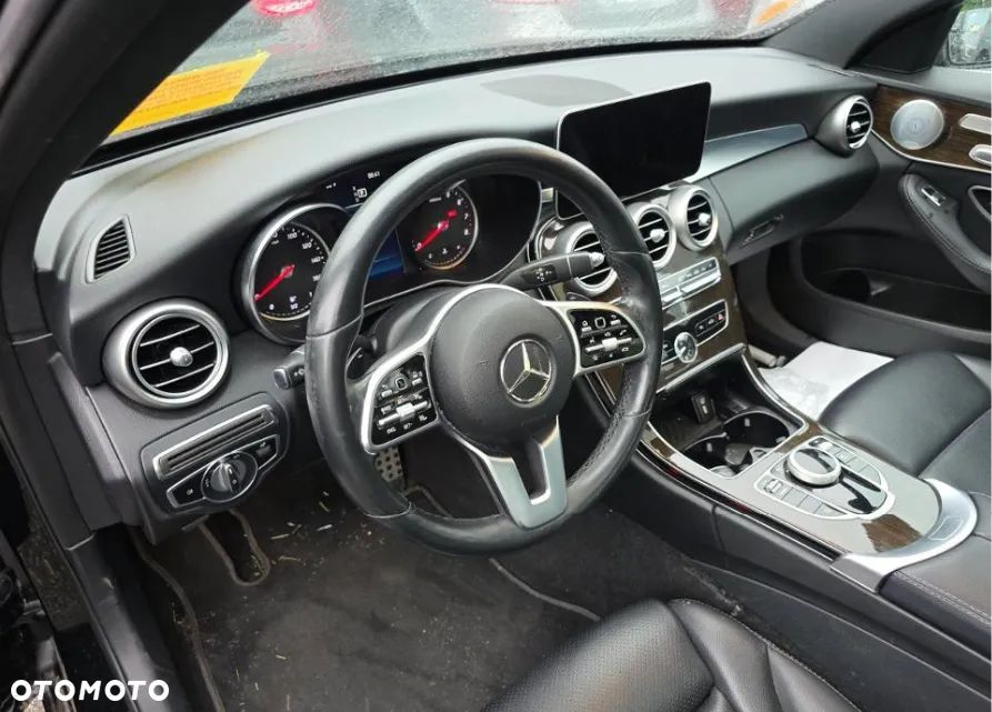 Mercedes-Benz Klasa C 300 4Matic 9G-TRONIC AMG Line - 8