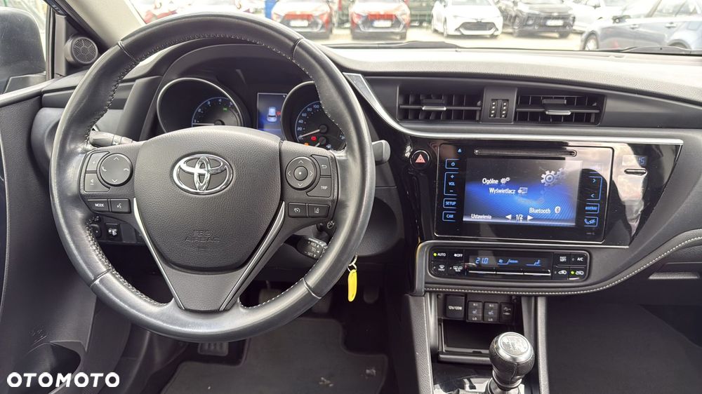 Toyota Auris - 10