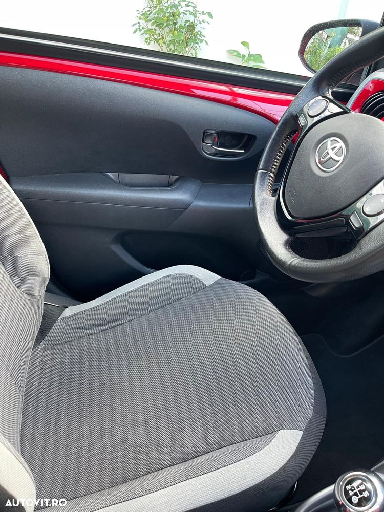 Toyota Aygo 1.0 VVY-I 5 usi X-play - 10