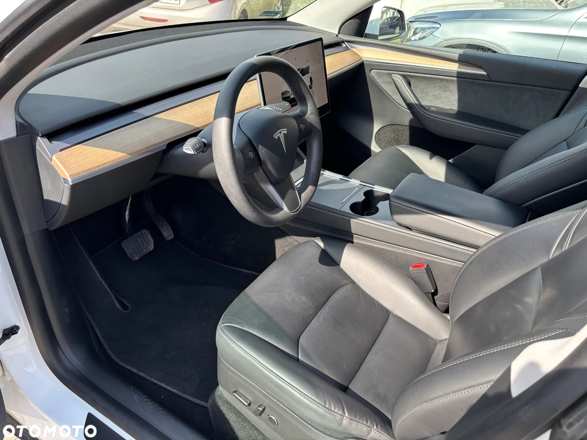 Tesla Y Long Range AWD - 9