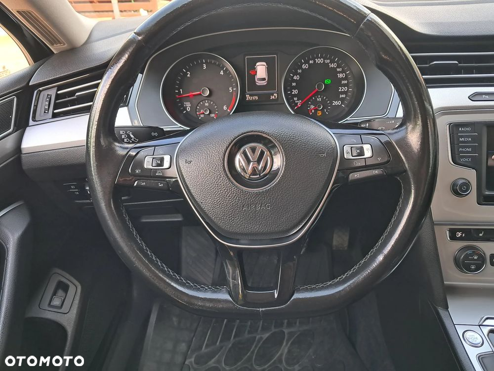 Volkswagen Passat Variant 2.0 TDI DSG (BlueMotion Technology) Comfortline - 23