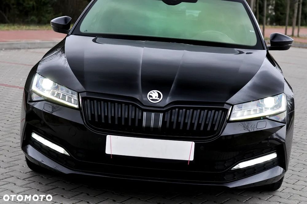 Skoda Superb 1.5 TSI DSG Sportline - 11