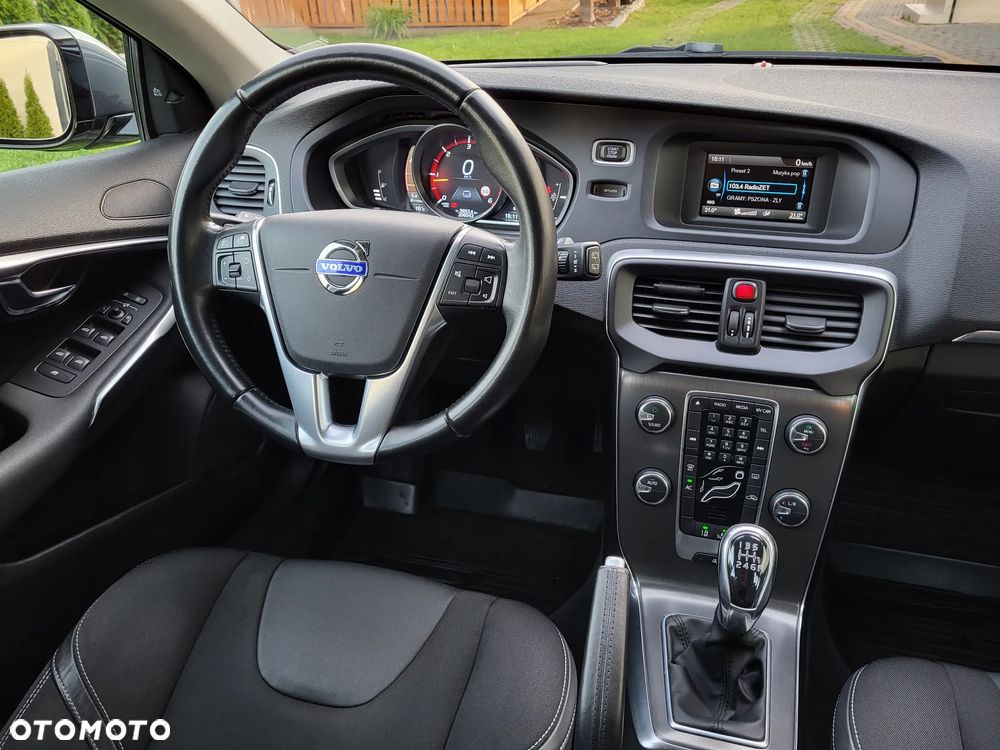 Volvo V40 D4 Momentum - 5