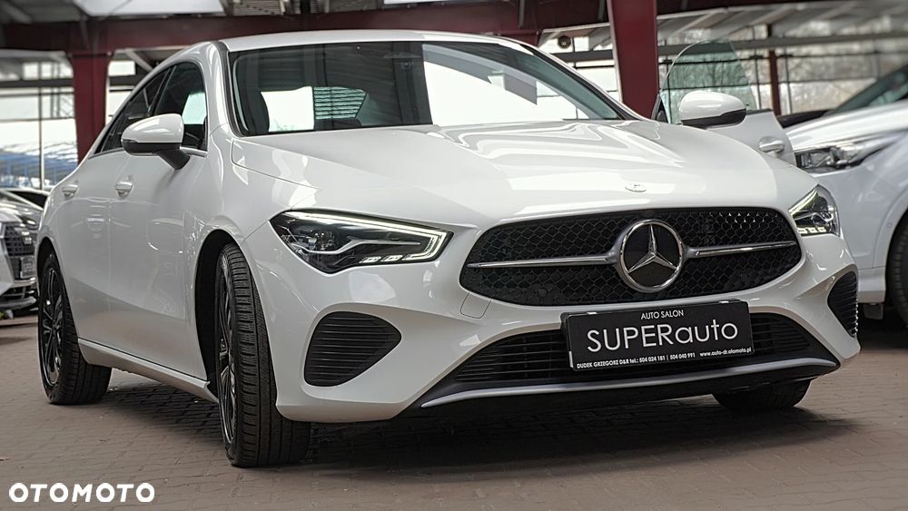 Mercedes-Benz CLA 200 7G-DCT - 3