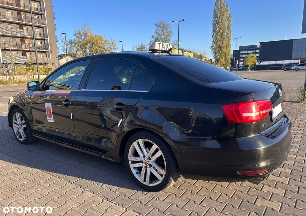 Volkswagen Jetta - 6