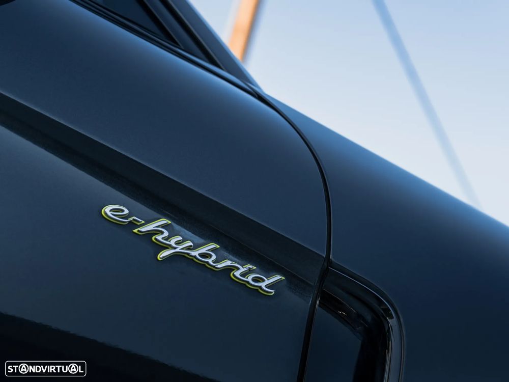 Porsche Panamera Sport Turismo 4 E-Hybrid Edition 10 Anos - 44