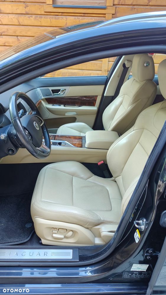 Jaguar XF 3.0 V6 D S Premium Luxury - 6