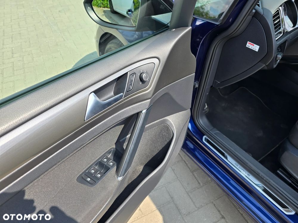 Volkswagen Golf - 23