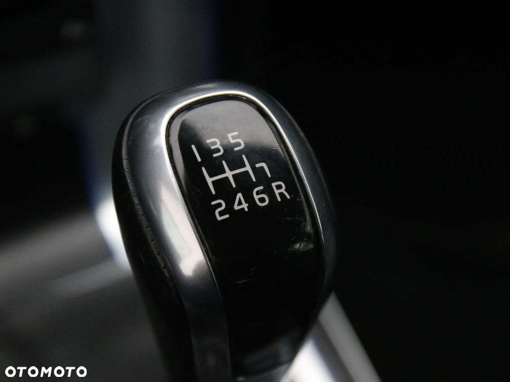 Volvo V40 D4 Drive-E R-Design Kinetic - 30
