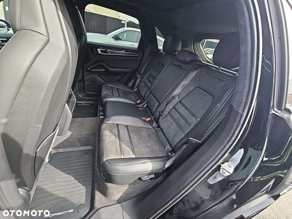 Porsche Cayenne - 12