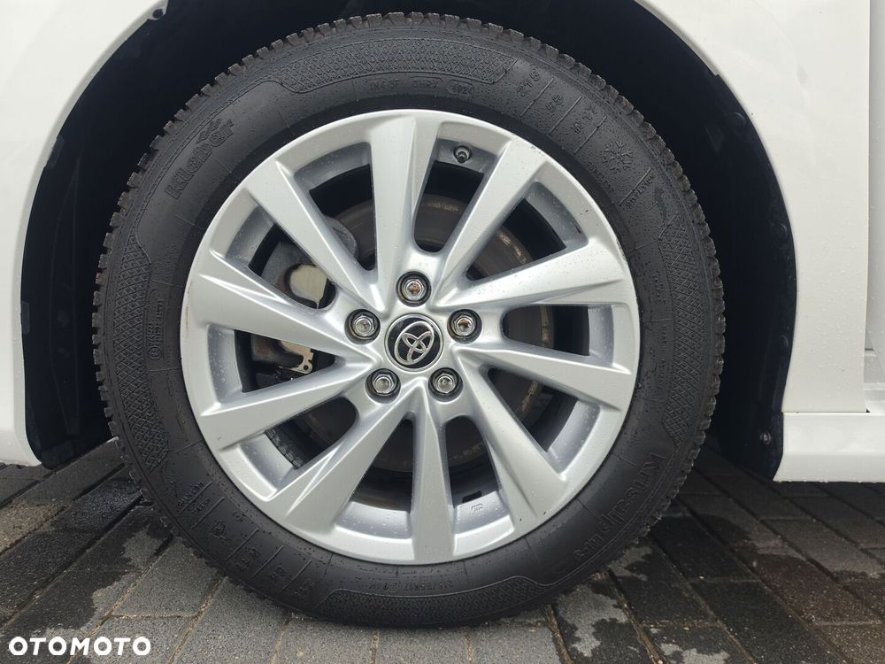 Toyota Camry 2.5 Hybrid Comfort CVT - 22