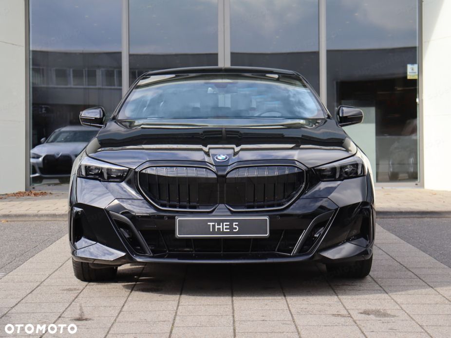 BMW Seria 5 520d xDrive mHEV M Sport - 3