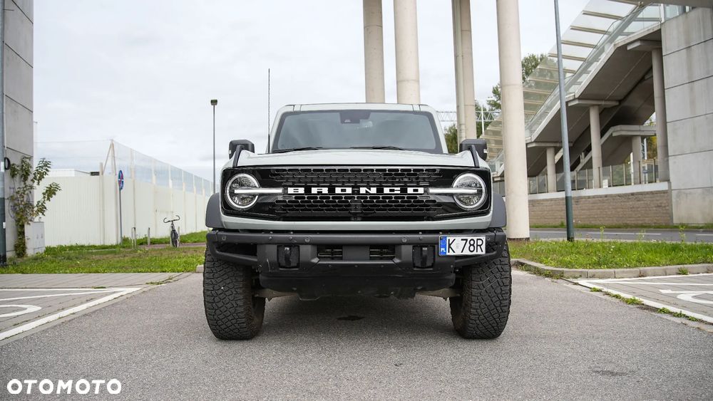 Ford Bronco - 2