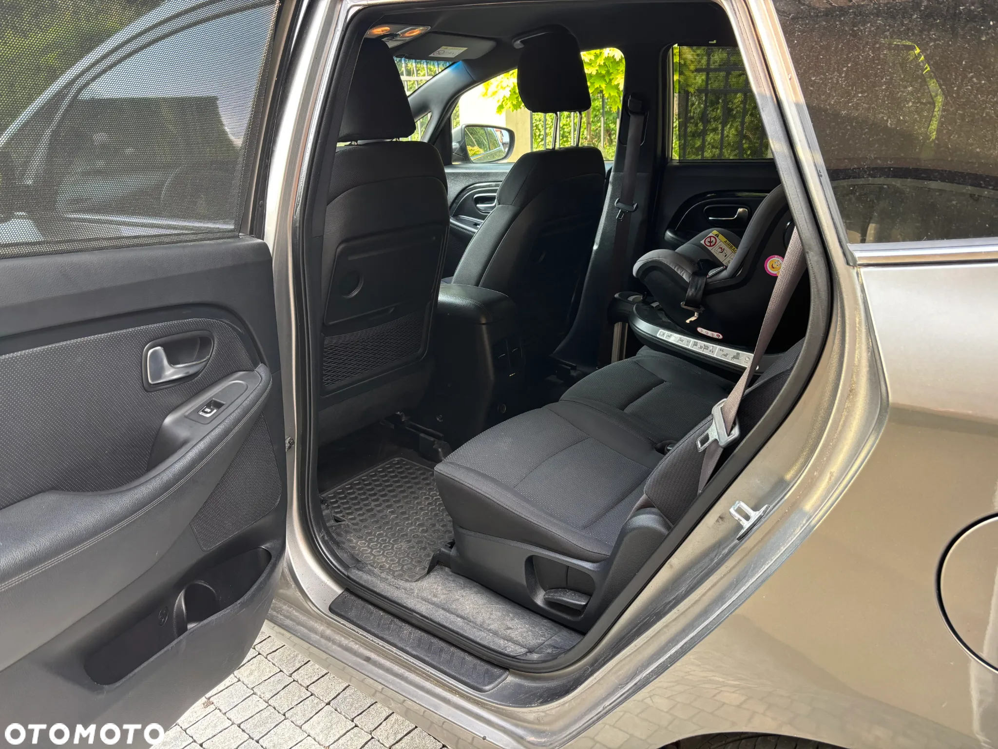 Kia Carens 1.6 GDI M 7os EU6 - 6