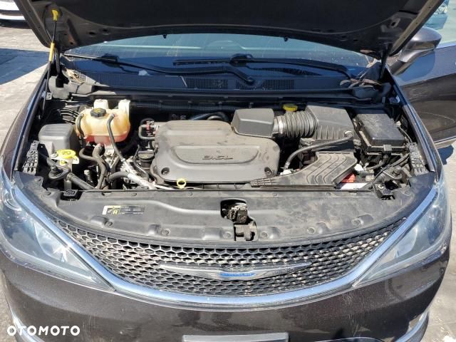 Chrysler Pacifica - 2