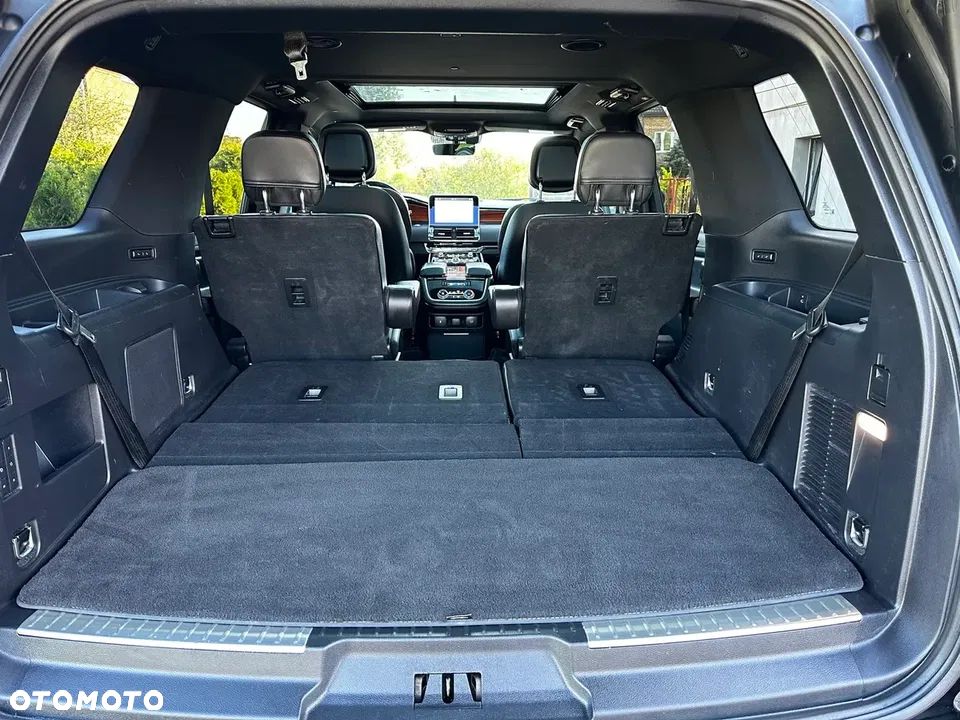 Lincoln Navigator - 40