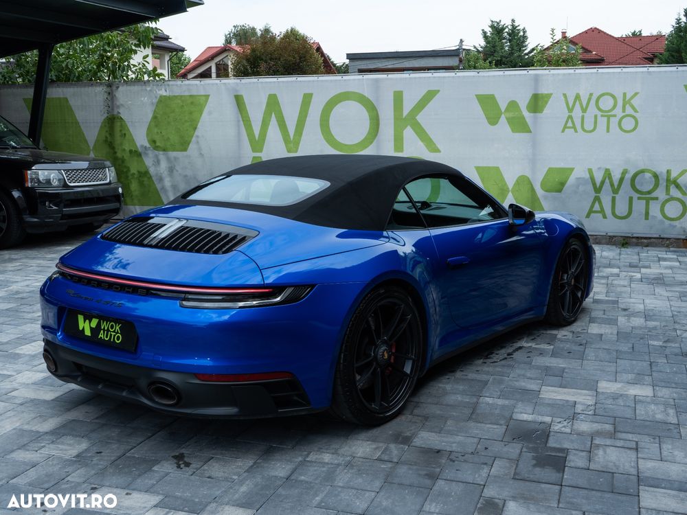Porsche 911 4 GTS PDK - 15