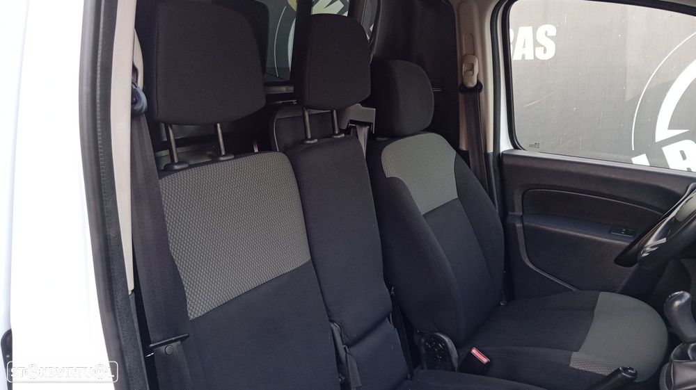 Renault Kangoo 1.5 dCi Maxi Business S/S 3L - 26