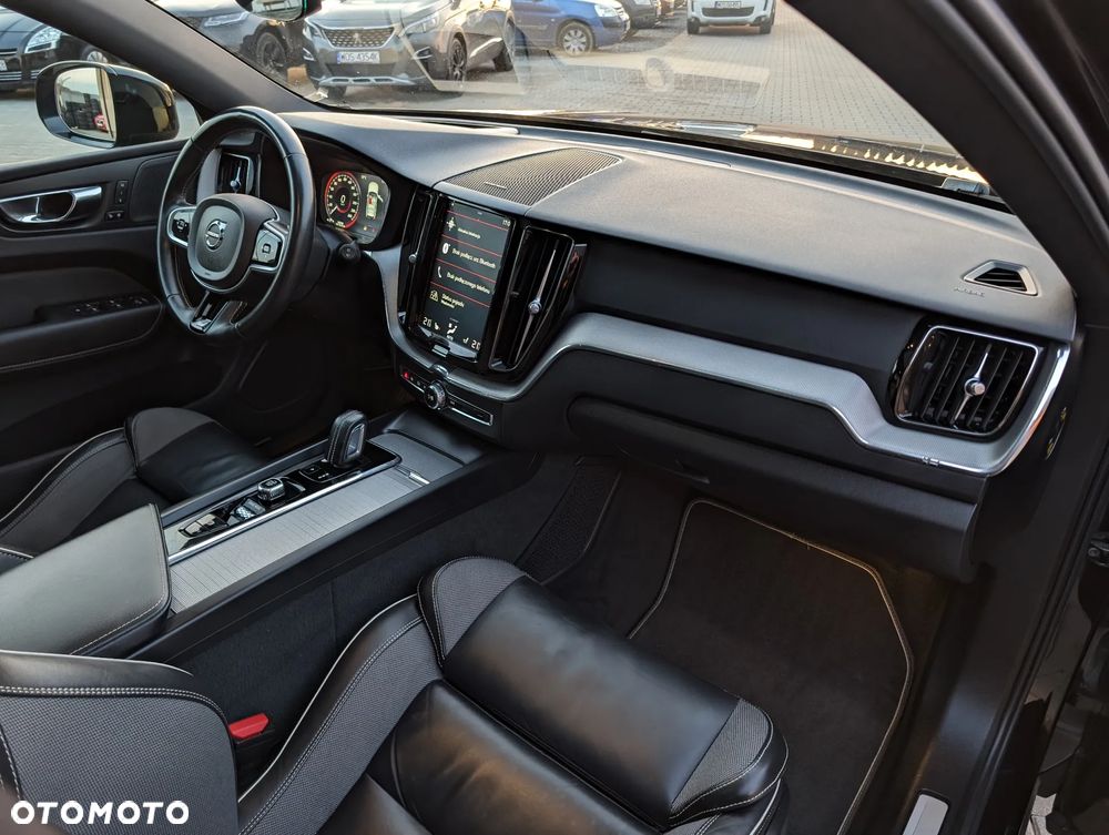 Volvo XC 60 D5 AWD R-Design - 24