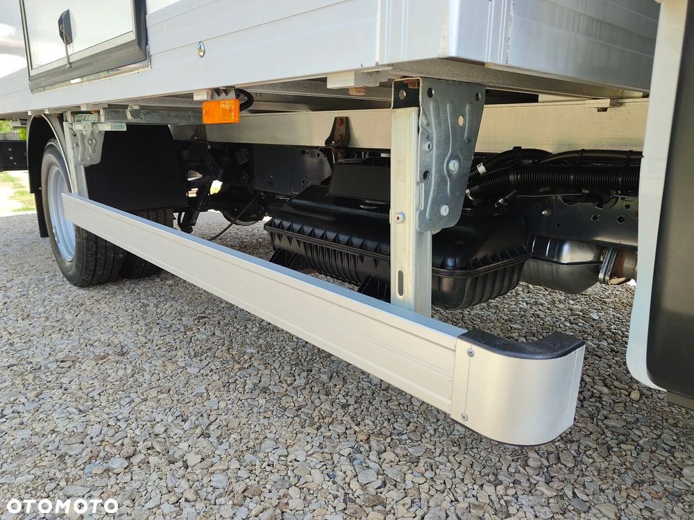 Iveco DAILY 50/35c15 3.0d 150KM** BLIŹNIAK** Kontener 8-EuroPalet + DRZWI BOCZNE** POLSKI SALON** 233 tyś KM** DMC do 3.5T kat.B** - 28