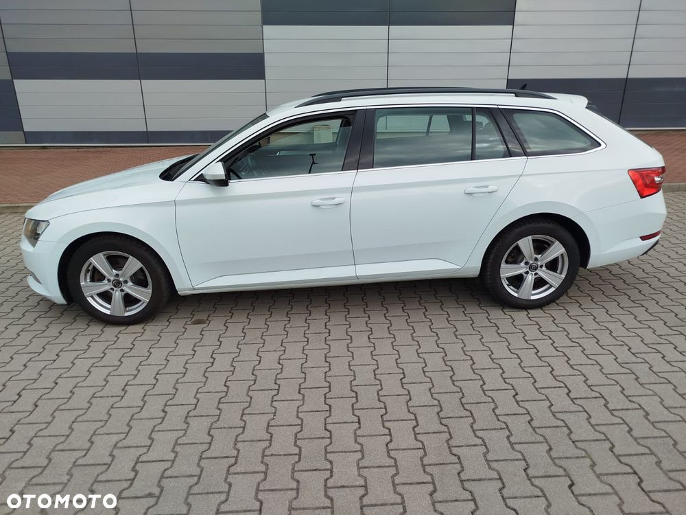 Skoda Superb 2.0 TDI DSG Ambition - 1