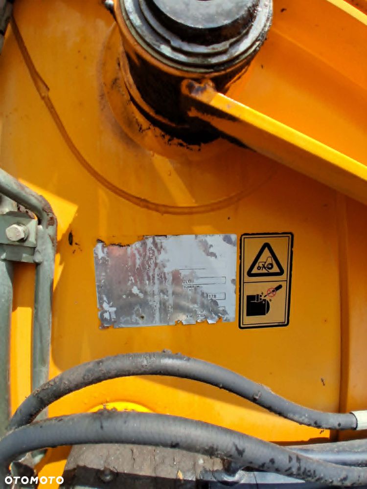 JCB - 7