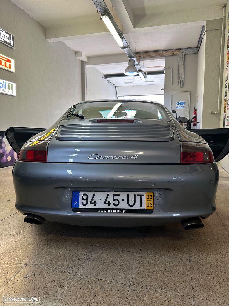 Porsche 911 (996) Carrera 4 - 35