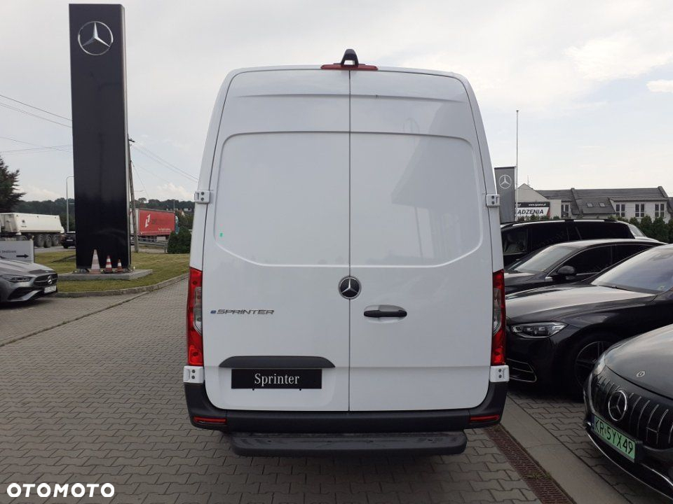 Mercedes-Benz eSprinter - 4