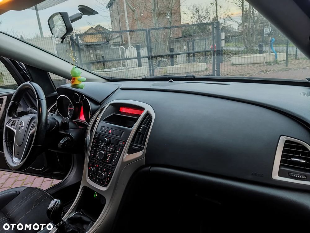 Opel Astra 1.4 Turbo 150 Jahre - 21