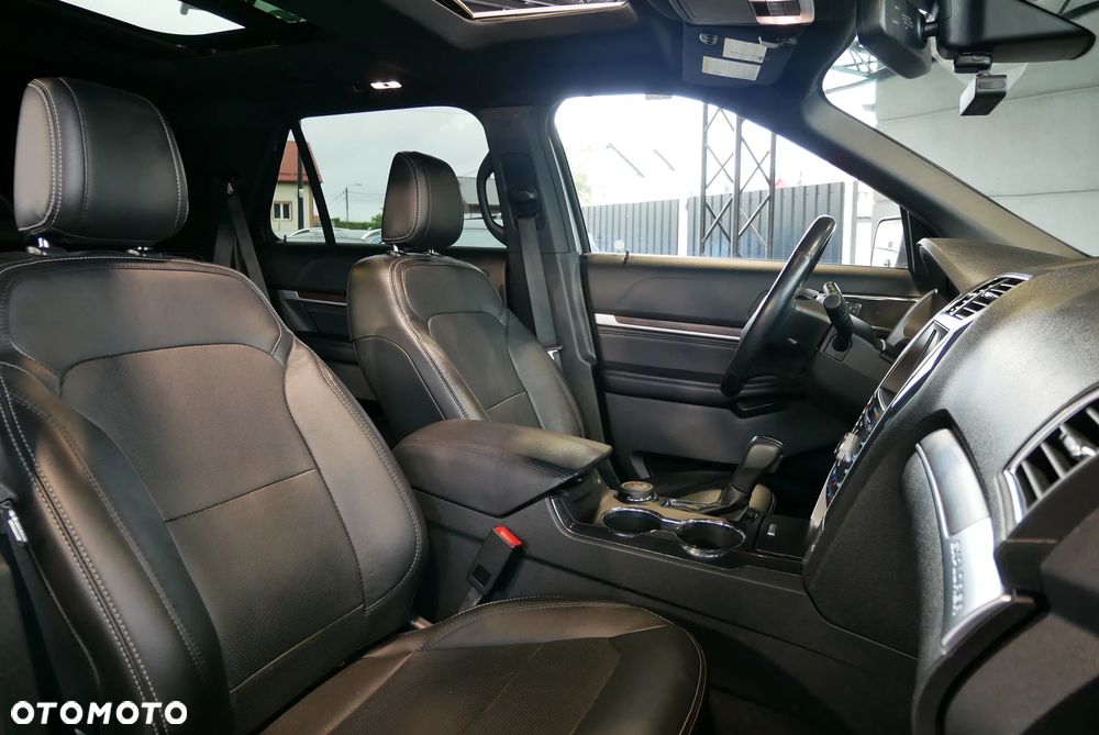 Ford Explorer - 13