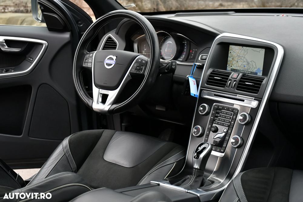 Volvo XC 60 D4 AWD Geartronic Summum - 25