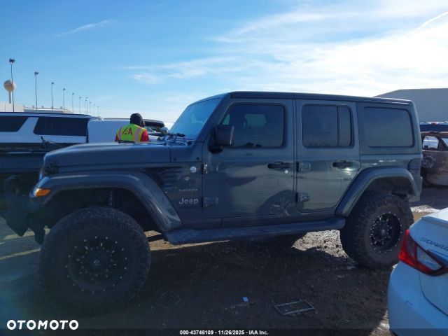 Jeep Wrangler - 11