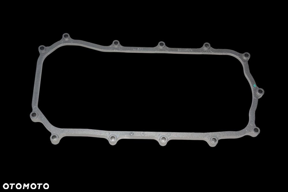 504083379 Iveco Daily 3.0 obejma miski olejowej - 1