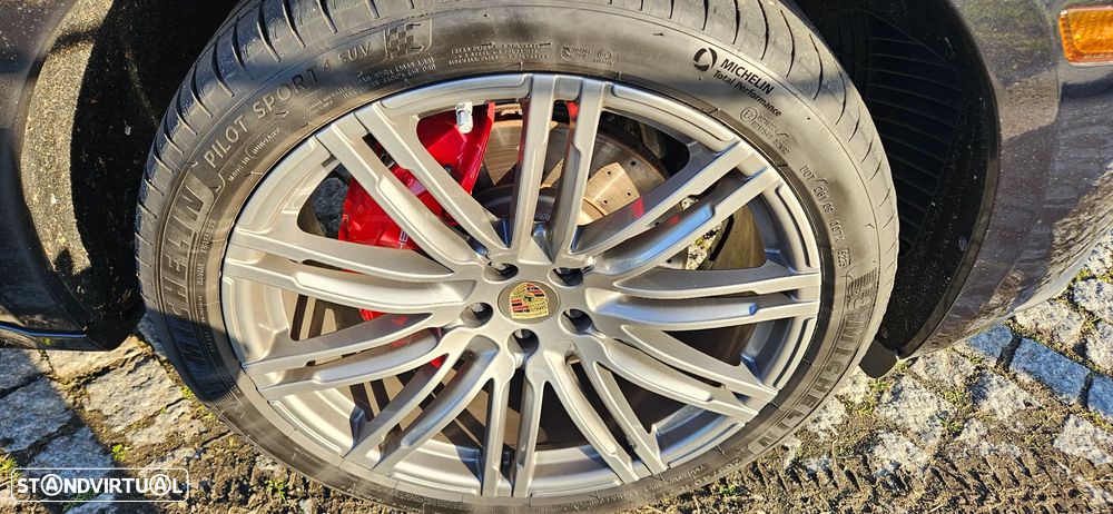 Porsche Macan Turbo PDK - 11