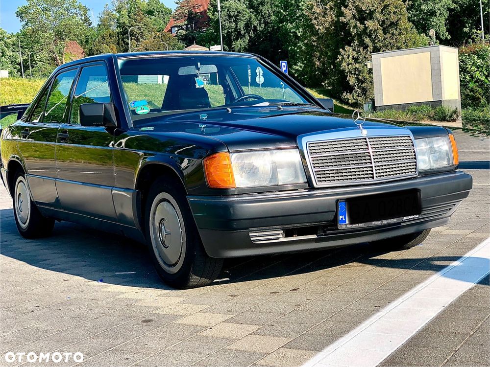 Mercedes-Benz W201 (190) - 1