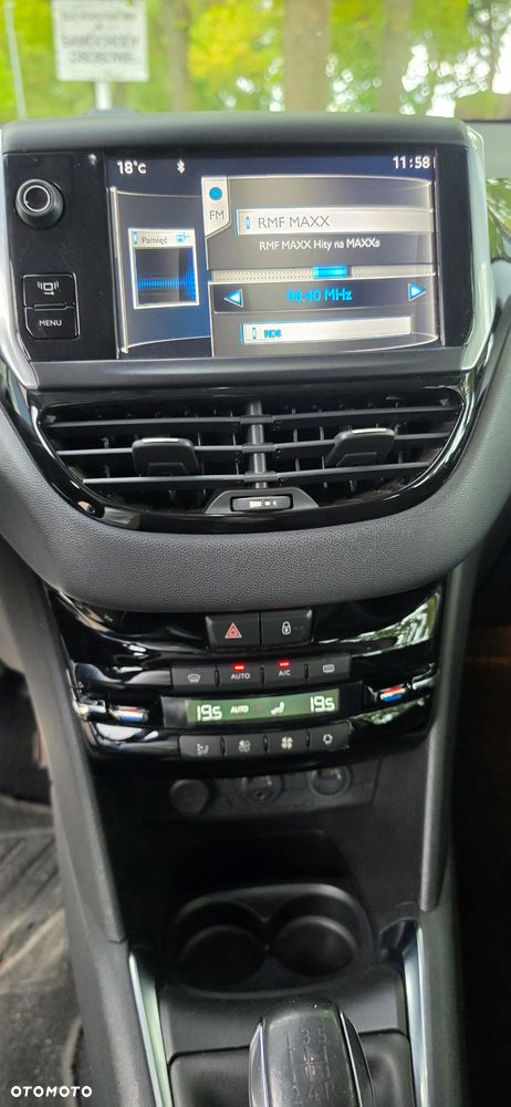 Peugeot 208 1.6 e-HDi Allure STT - 25