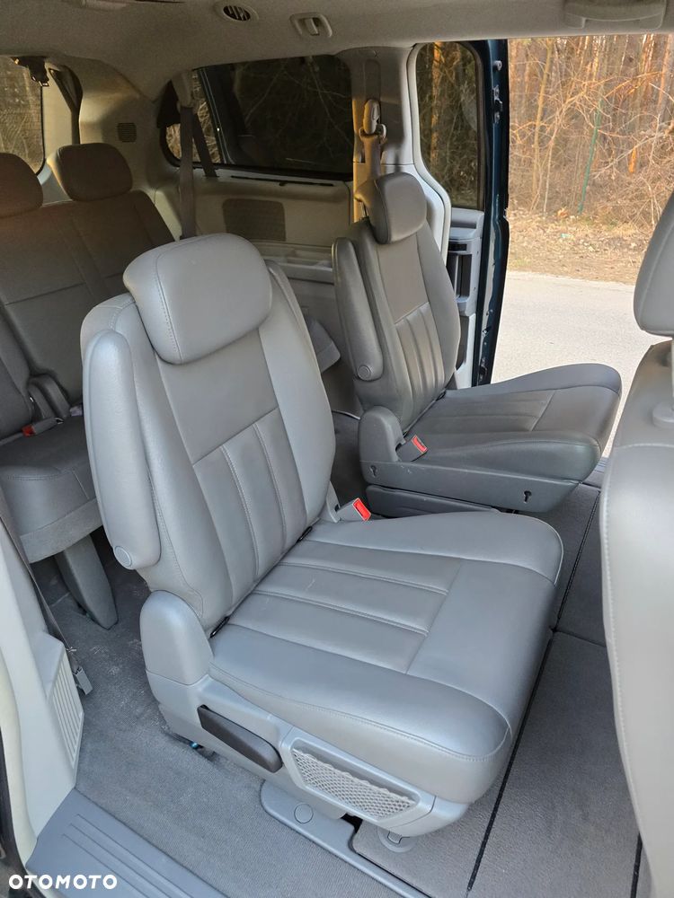 Chrysler Grand Voyager - 21