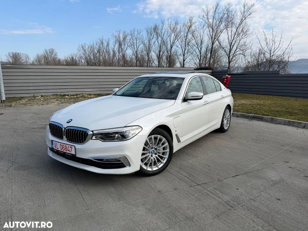BMW Seria 5 530e iPerformance Aut. Luxury Line - 1