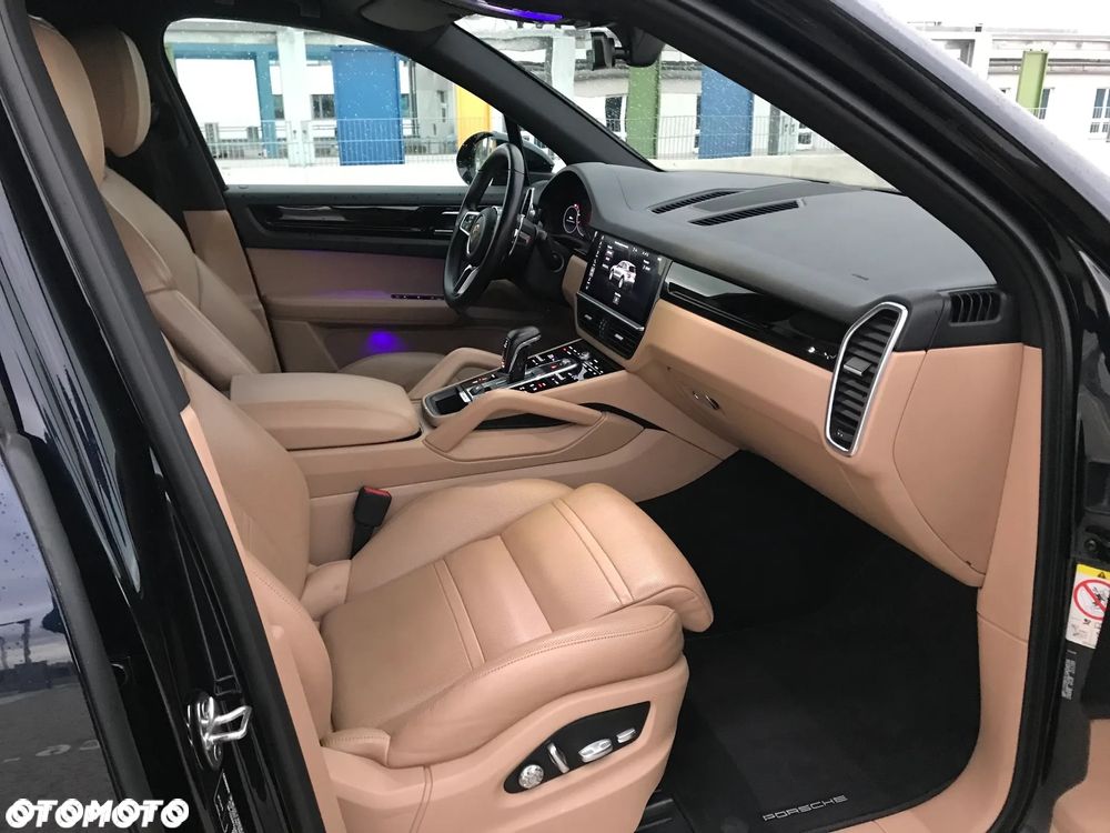 Porsche Cayenne Platinum Edition - 21