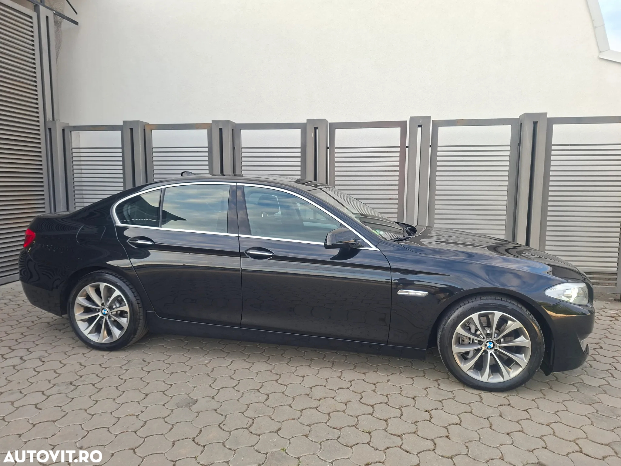 BMW Seria 5 530d Sport-Aut. Luxury Line - 17