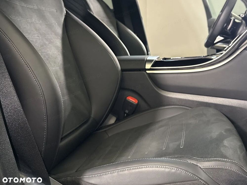Mercedes-Benz GLC 220 d mHEV 4-Matic AMG Line - 12