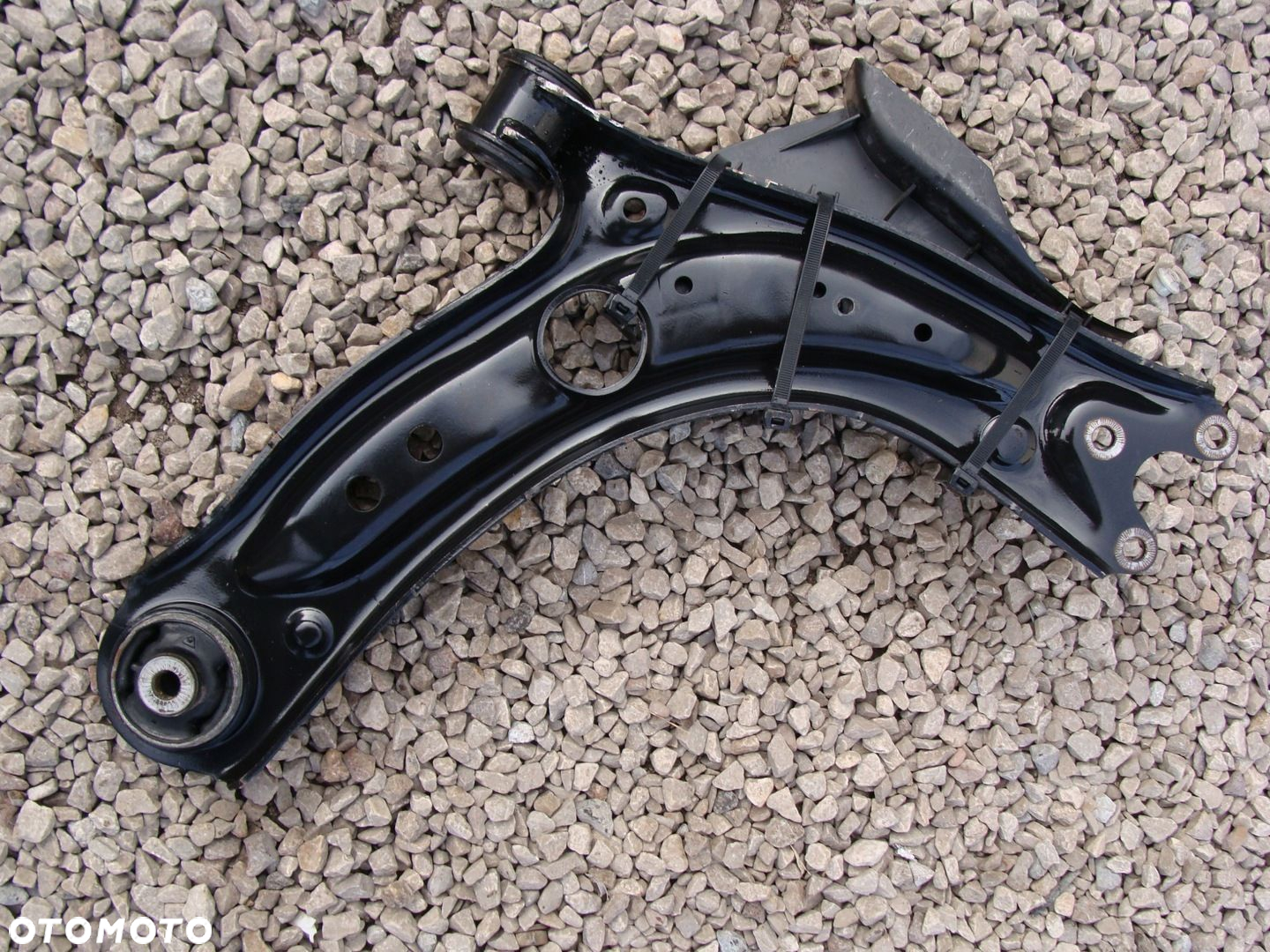 WAHACZ LEWY AUDI RS3 81A407151F - 2