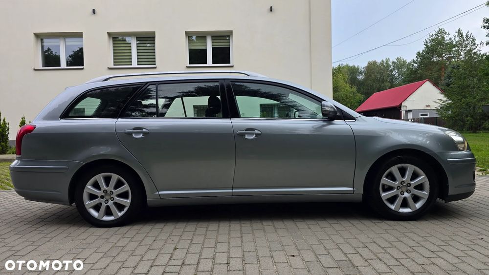 Toyota Avensis 2.0 D-4D Premium - 6