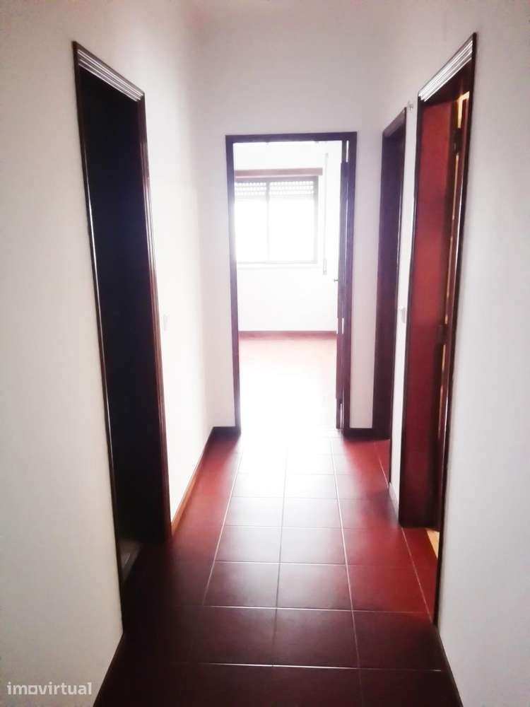 Apartamento T2 em Coimbra (Urb. Quinta da Fonte) - Grande imagem: 5/12